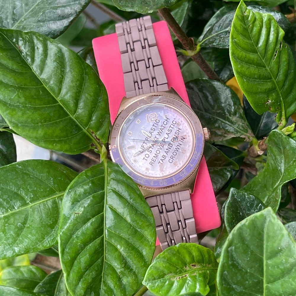 ISAAC MIZRAHI LIVE! Bezel Watch in light Pink - Picture 5 of 14